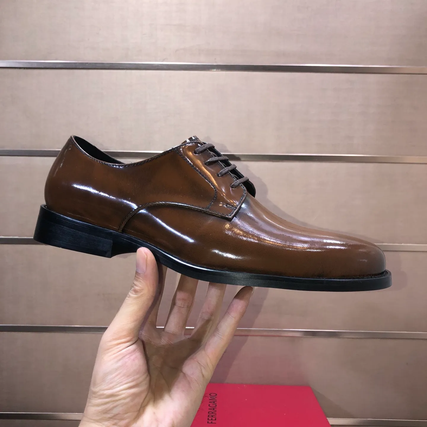 Men's shoes 💰540💰 [Ferragamo/Ferragamo] The latest model from the counter. Original imported high-quality cowhide with open sides + imported 🐂 cowhide lining + original luxury metal buckle + original combination outsole. Comparison is stress-free 38–45 (45 is custom-made and cannot be returned or exchanged)